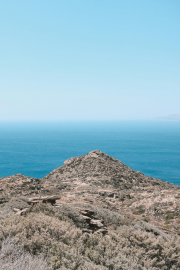 free-photo-of-a-view-of-the-ocean-from-a-hilltop